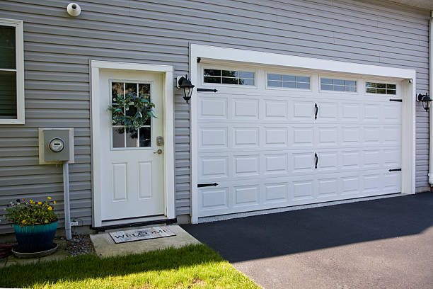 24/7 Emergency Garage Door Panel Replacement experts in Meade County County, KY